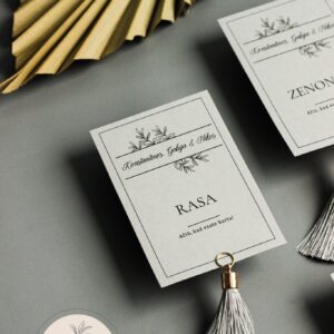 Stalo kortelė su kutu